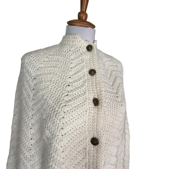 Vintage Hand Crocheted Cream Cape Poncho Boho Crochet Shawl Wrap - Picture 3 of 5